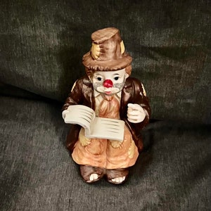 Vintage Musical Emmett Kelly Reading Clown Porcelain , Vintage Clowns, Vintage Crying Clowns, Vintage Musical Clowns, Vintage ROC Clowns.