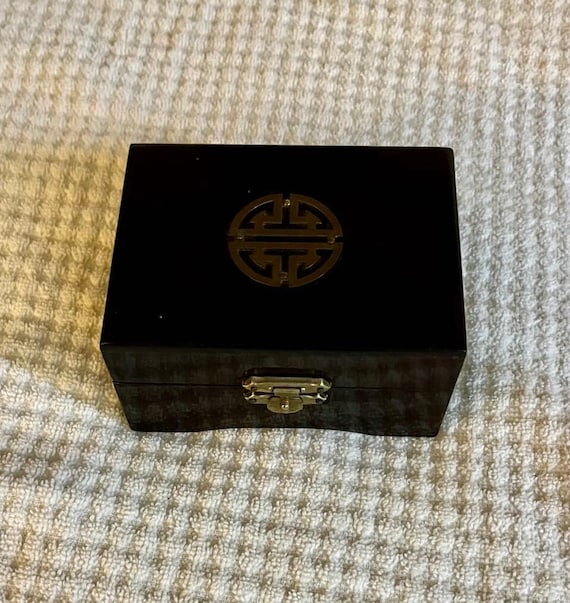 Asian jewelry box, travel jewelry box, vintage woo