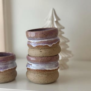 Bubble Becher mit lila Glasur fließender Farbverlauf I Tonbecher für Kaffee und Tee handgetöpfert I Bubble Becher