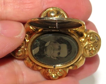 Victorian Locket Pin with Tintype