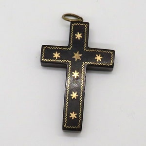 Victorian Piqué Cross Pendant