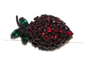 Warner Berry Pin