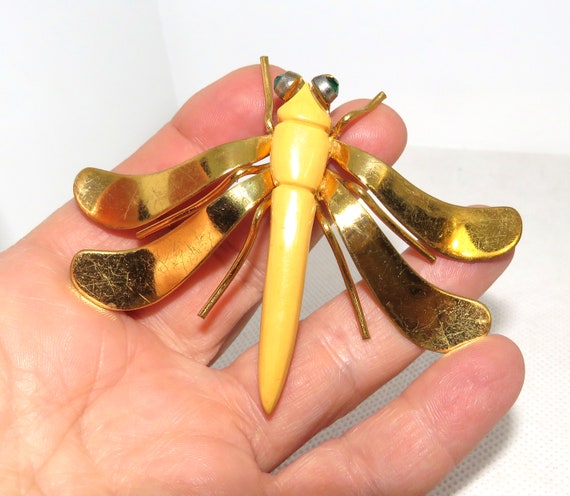 Bakelite and Brass Dragonfly Pin - image 4