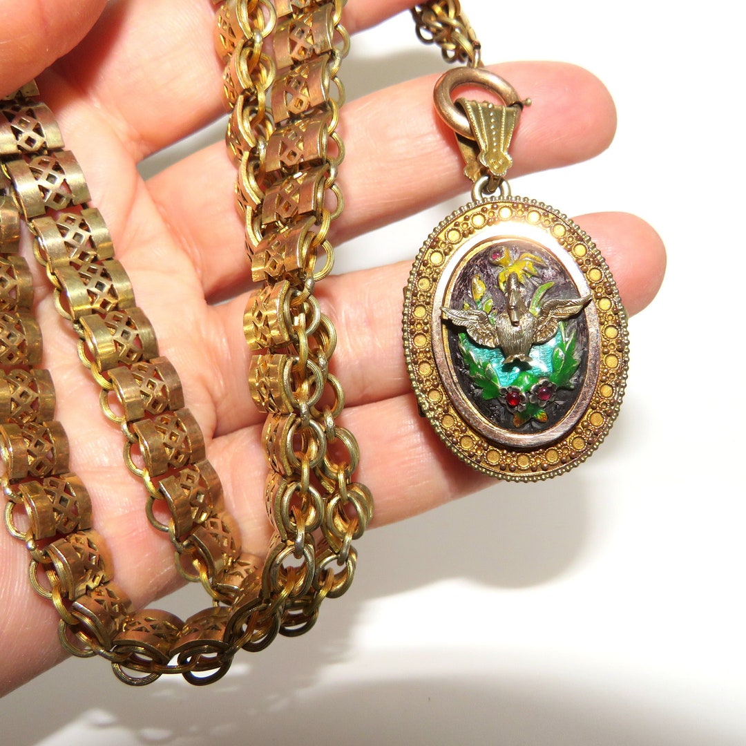 Gs Names Lockets Victorian Gold Filled Locket With Swan in Leaves and Flowers on Gold ...