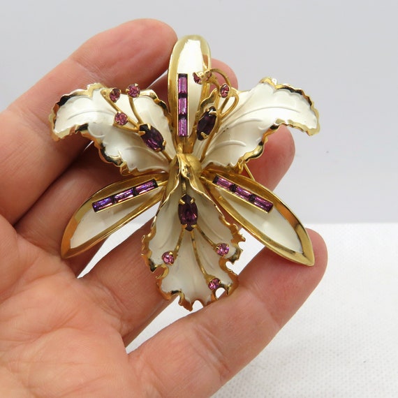 Very 3-D White and Purple Orchid Pin and Screw Ea… - image 1