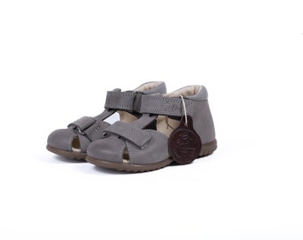 Handmade Sandals Dark Grey leather Closed Toe with 2 Adjustable Straps Orthopedic (Emel Handmade in Poland)