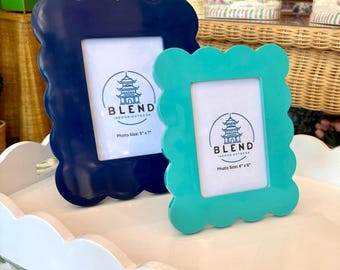 Hand-Painted Scalloped Lacquer Picture Frame: Chinoiserie Photo Display