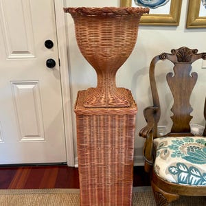 Handgeweven rieten voetstuk | Gevlochten plantenstandaard | Kersenthee-ombre | Binnen of buiten