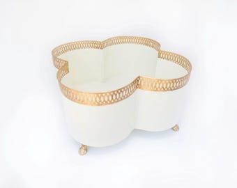 Hand-Painted Tole Quatrefoil Planter: Elegant Gold Banded Metal Centerpiece