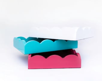 Scalloped Lacquer Serving Tray: Chic Home Decor Accent