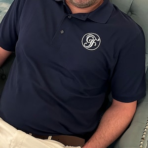 Grand Floridian Resort & Spa besticktes Poloshirt - entspannte Passform | Dezente Disney Kleidung