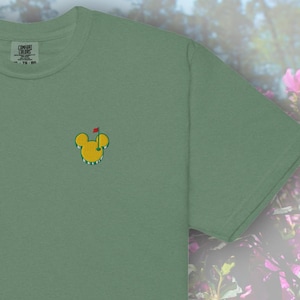 Camiseta bordada con colores cómodos inspirada en el torneo de golf de Mickey Mouse's / Camisa de golf Disney / Camiseta discreta Disney para adultos