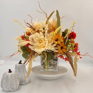 Fall Elegant table centerpiece,  Thanksgiving, Home decor, Autumn Centerpiece,  Rustic Fall flower Arrangement, Neutral colors, Boho Chic,