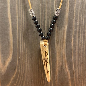 Bindrune deer antler necklace for confidence