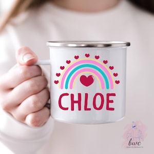 Personalisierte Kinder Emaille Camping Tasse mit Regenbogen-Herz-Design