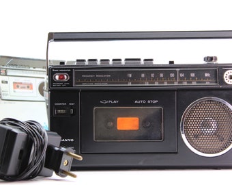 Sanyo vintage Portable Radio Cassette Recorder M1700FB - Testé et fonctionnel