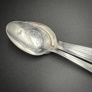Collectible Presidential Spoons (4), Wm Rogers Mfg Co. Beautiful silver-plated design. Great addition to collection or as a unique gift!