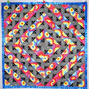 Coperta Bandana (QUADRATA) Modello Bullseye in nero e TyeDye