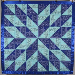 Coperta per neonati in bandana (QUADRATA) 2 colori scoppiati