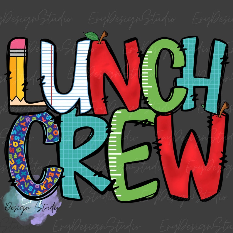 Może przedstawiać: Kolorowy projekt graficzny z tekstem "LUNCH CREW" w zabawnym kroju pisma. Litery są ozdobione wzorami, takimi jak papier w kratkę, litery alfabetu i paski. Projekt idealnie nadaje się do projektu szkolnego lub o tematyce klasowej.