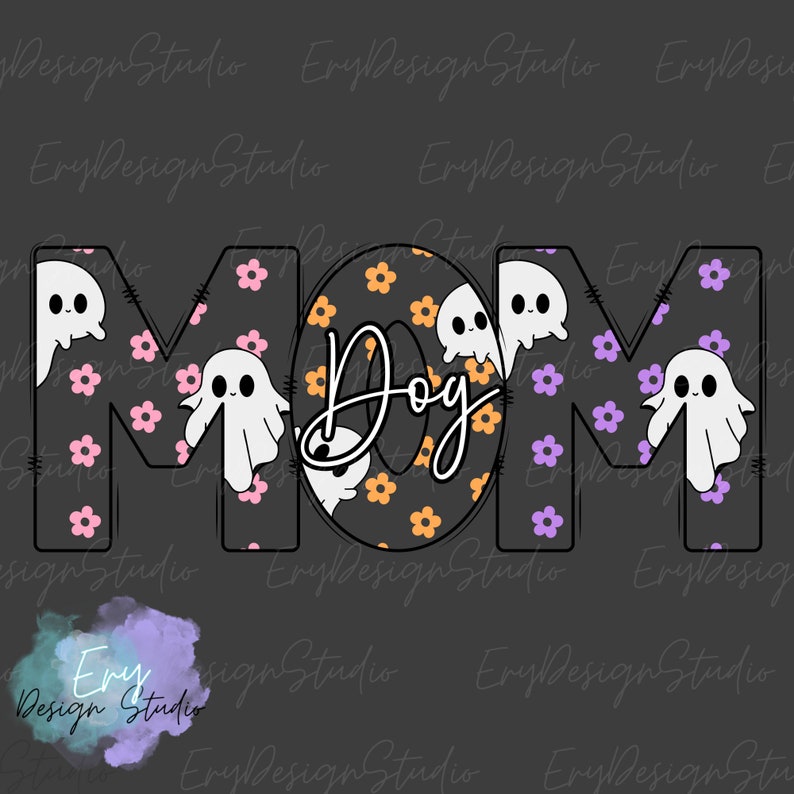 Pode incluir: Design gr&aacute;fico preto e branco com a palavra "Mom" em letras grandes. As letras s&atilde;o decoradas com flores rosa e roxas e fantasmas. A palavra "Dog" est&aacute; no centro do design em laranja e preto.