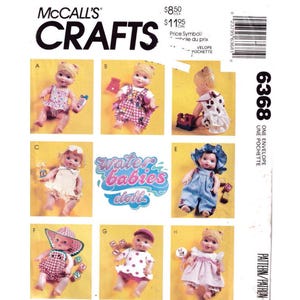 以下が含まれることがあります： 人形の服を作るための縫製パターン。このパターンには、ウォーターベイビー人形用のさまざまな衣装を作るための指示が含まれており、ドレス、オーバーオール、帽子などがあります。このパターンはサイズ6368用です。