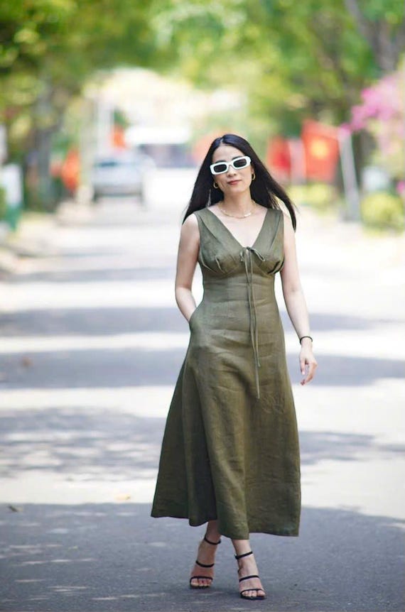 deep v linen dress Deep v neck linen dress Sicily