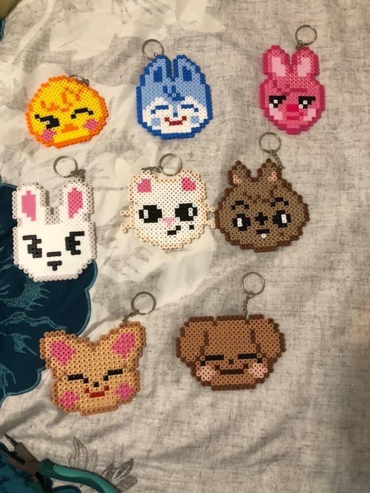 【210905A】ビーズ キーホルダー 韓国 stayc  stray kids SKZOO Perler Bead Keychain: Stray Kids K-pop Fan Gift, Custom Name