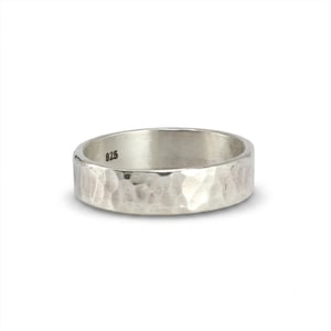 Gehämmerter 925 Sterling Silber Ring - Rustikaler Ehering (5 mm) Handgemachter Ring,