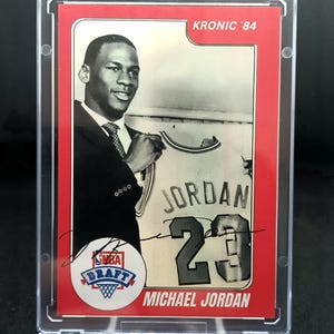 MJ The GOAT "90er Jahre Nostalgie Custom Bulls Trading Art Karte/ limitiert auf 23 KRONIC Karten! Chicago Bulls - Rookie Karte
