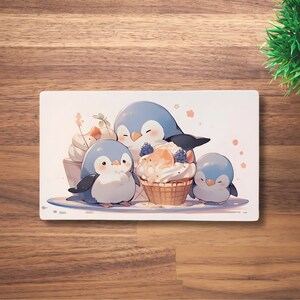 Tapete de jogo Penguin Cupcake Party MTG para TCG, OCG, Dnd Deskmat, mouse pad de anime fofo de fantasia, tapete de jogo de neoprene, 60 x 35 CM, 14 x 24"