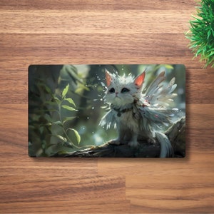 Tapete de jogo MTG de gato mítico fofo para TCG, OCG, Dnd Deskmat, mouse pad de anime de fantasia de gatinho, tapete de jogo preto de neoprene, 60 x 35 cm, 14 x 24 pol.