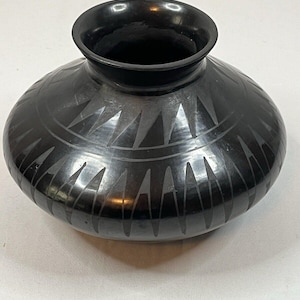MATA ORTIZ Black On Black Pottery  Olla Vase Not Signed Beautiful Piece! VTG