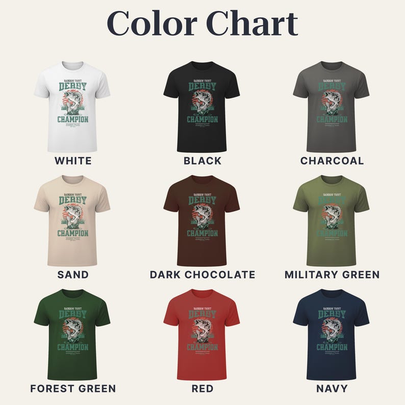 Pu&ograve; includere: Un grafico dei colori mostra nove magliette in vari colori: bianco, nero, carbone, sabbia, cioccolato fondente, verde militare, verde foresta, rosso e blu navy. Ogni maglietta presenta una grafica con il testo "Derby Champion".