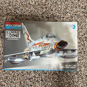 US Air Force F-100D Super Sabre Model Kit