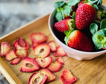 Dehydrated Strawberries, Dried Strawberries,  Dehydrated Fruits, 25g/50g/100g, Cocktail Garnish, Healthy Snacks, Dehydrated Strawberry Chips