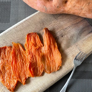 Weiche und feuchte Süßkartoffel, Gold-Süßkartoffel, getrocknete Kartoffel, gesunder Snack, hohe Quelle an Ballaststoffen und Antioxidantien, getrocknetes Gemüse
