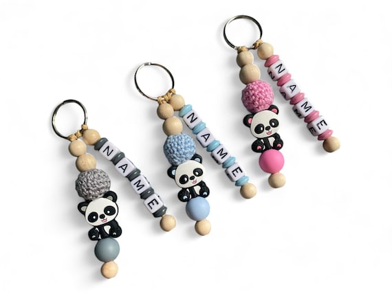 Schlüsselanhänger mit Namen - Panda - Häkelperle - Personalisierter Anhänger - Geschenk für Kinder, Freunde, Partner, Familie & Kollegen