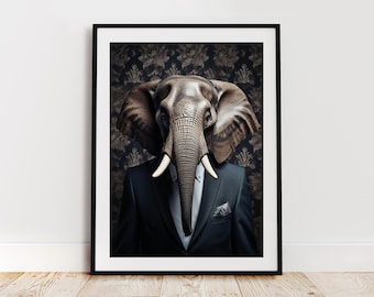 Puede incluir: Una fotografía en blanco y negro de un elefante con traje y corbata. El elefante está de pie frente a un fondo oscuro con patrones.