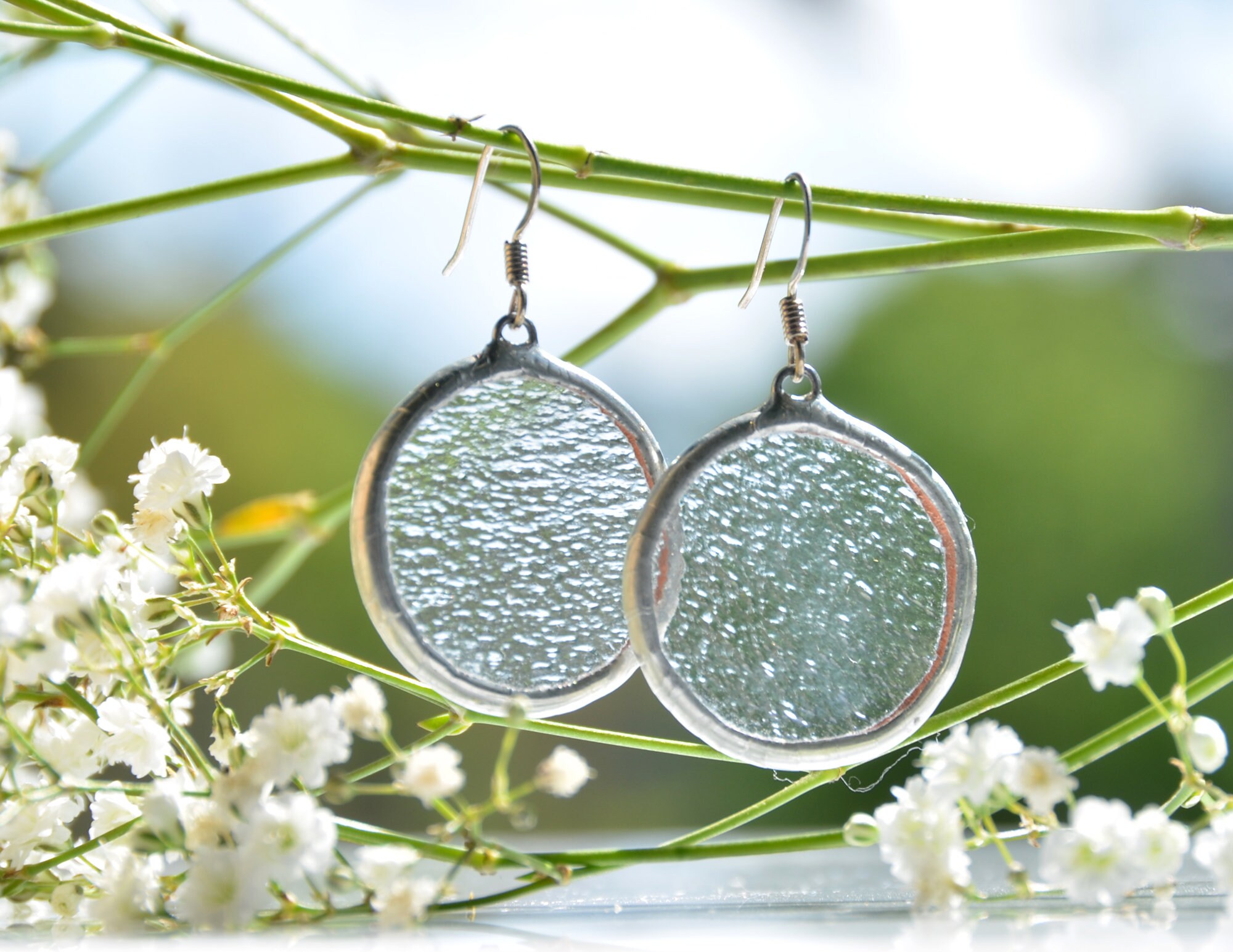 Orecchini pendenti ori con perle di vetro fuso e cristalli swarovski
