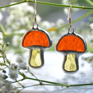 Brincos de vidro colorido de cogumelos, brincos de vidro colorido, joias soldadas, presente artesanal exclusivo