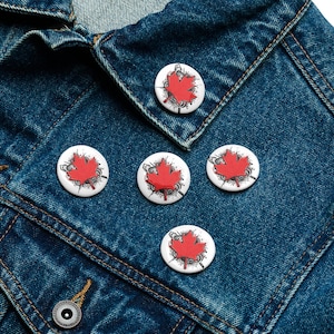 Maple Leaf Pin Buttons Set of 5 Canada Badge Pack Fall Aesthetic Tinplate Pins Canadian Pride Gift Small Accessories
