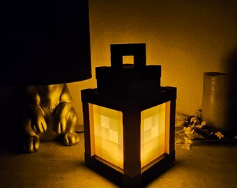 Op Minecraft geïnspireerde lantaarnlamp