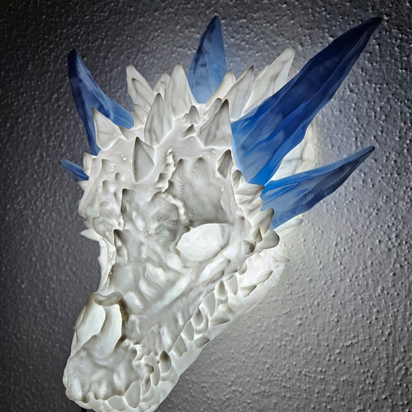 Dragonskull Lamp