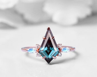 Vintage Kite Shaped Alexandrite Ring Lab Created Color Changing Gemstone Ring Rose Gold Wedding Ring Engagement Ring For Women Gift For Her