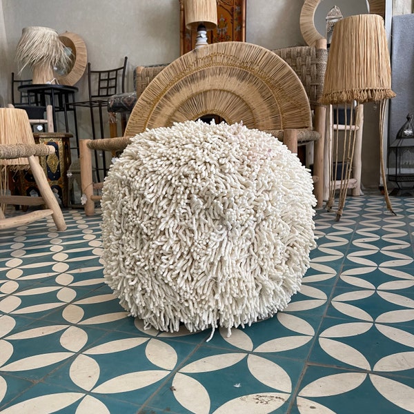 Élégant Pouf Contemporain - Accessoire de Décoration Moderne pour un Intérieur Chic