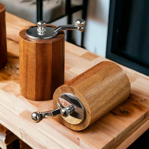 Wooden Salt and Pepper Grinder, Salt and Pepper Mill, Kitchen Decor, Housewarming Gift, Christmas Gift