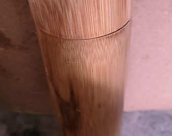 Botella de agua de bambú hecha a mano con petaca de acero en el interior