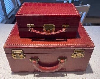 Vintage Red Faux Crocodile Travel Case Set: Stackable Display Decor