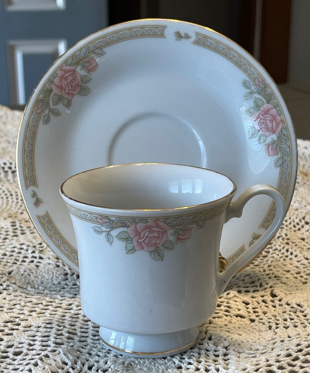 Christina Crown Ming Fine China by Jian Shiang Made in China Gold